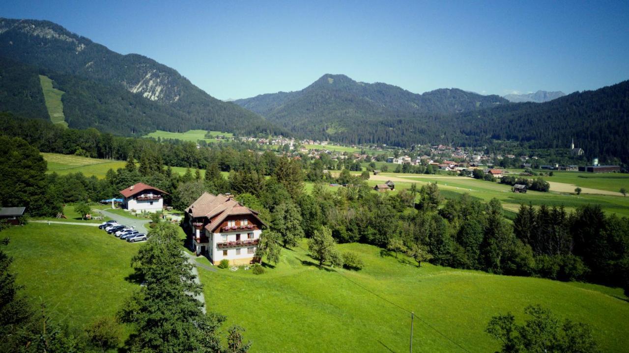 Ferienhaus Enzi Weissbriach Luaran gambar
