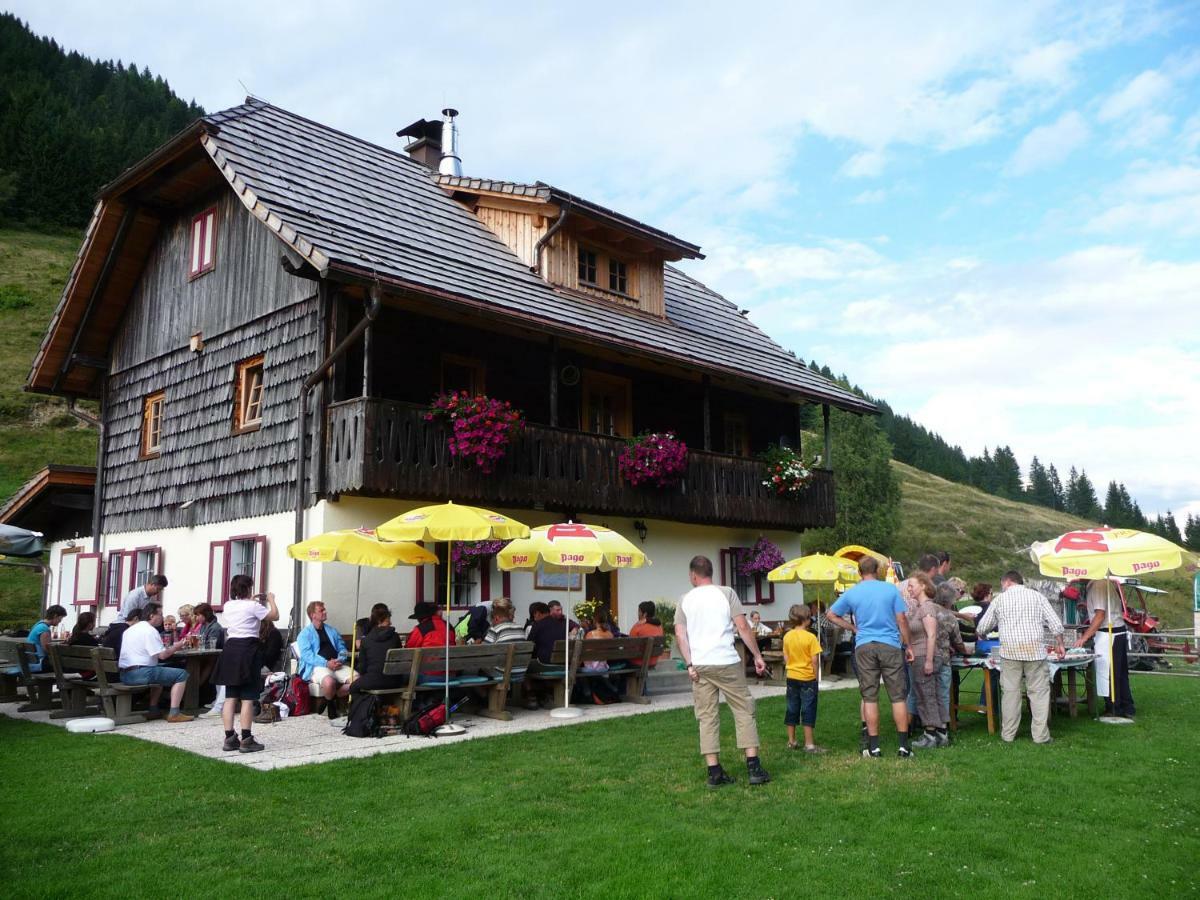Ferienhaus Enzi Weissbriach Luaran gambar