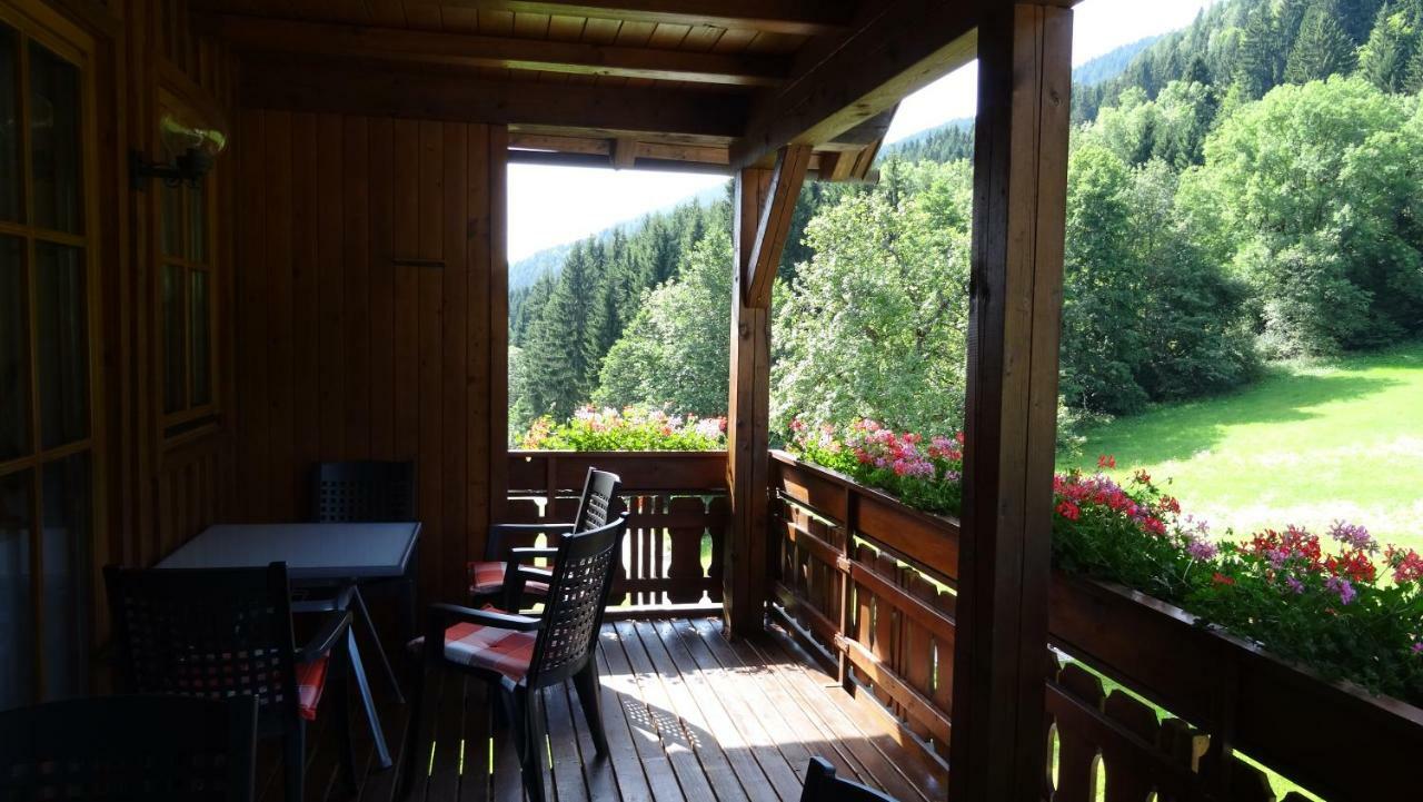 Ferienhaus Enzi Weissbriach Luaran gambar
