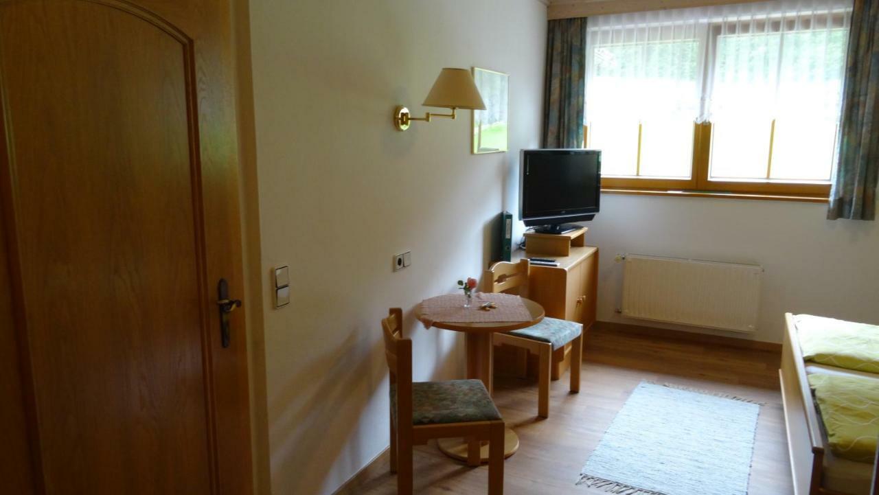 Ferienhaus Enzi Weissbriach Luaran gambar
