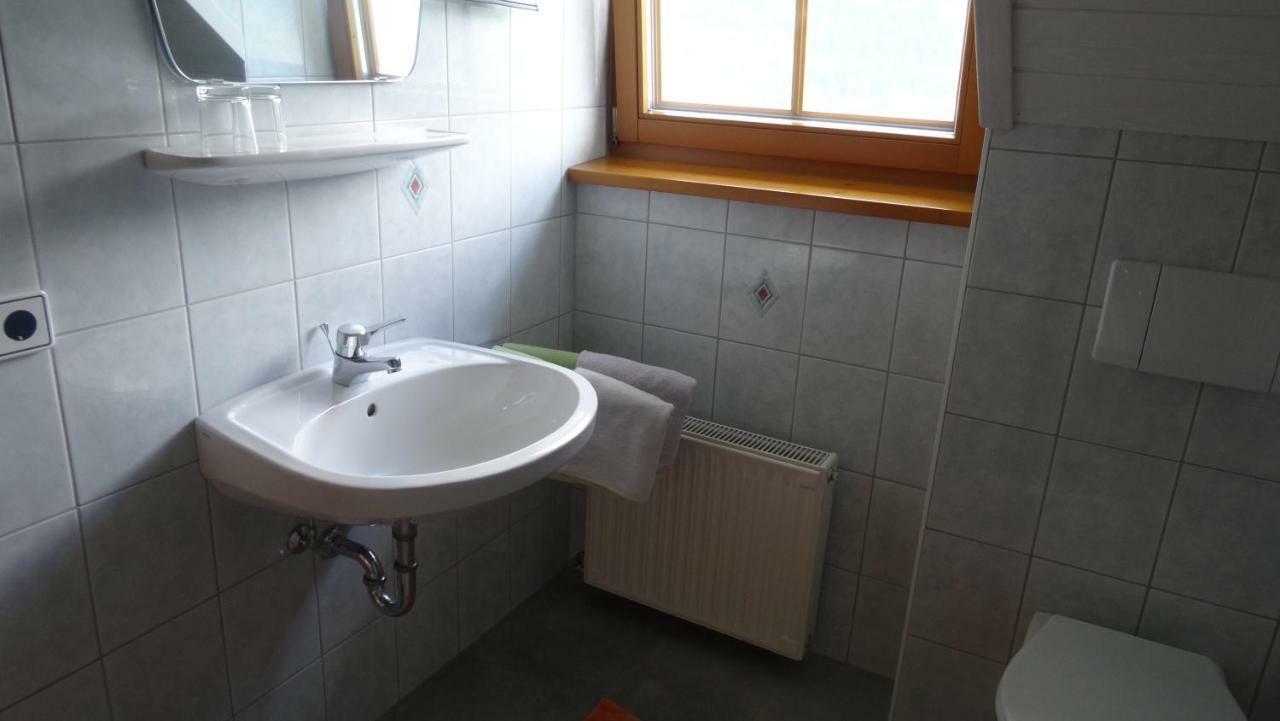 Ferienhaus Enzi Weissbriach Luaran gambar